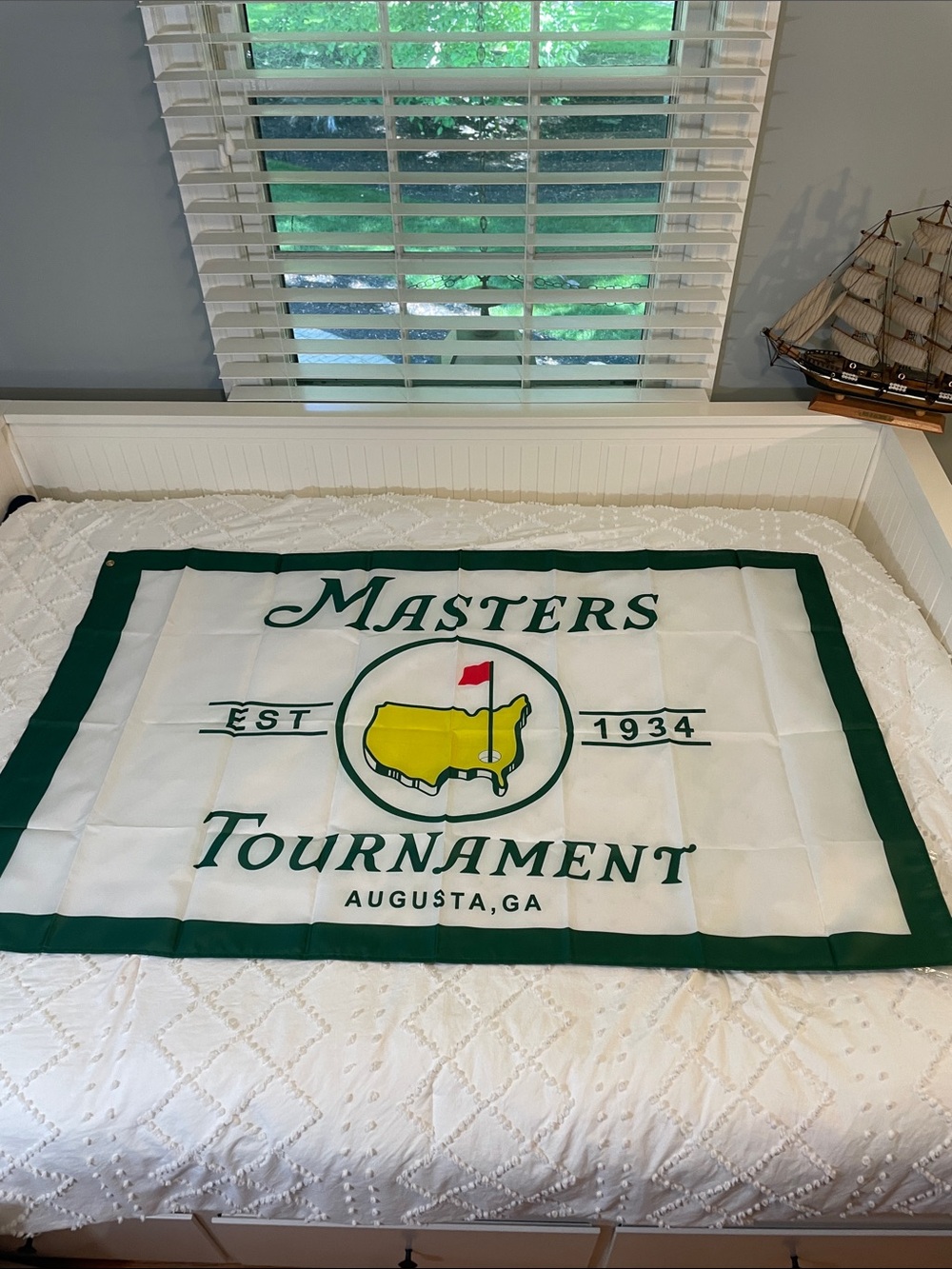 Masters Tournament Golf Banner flag - White, Green, Yellow nwt